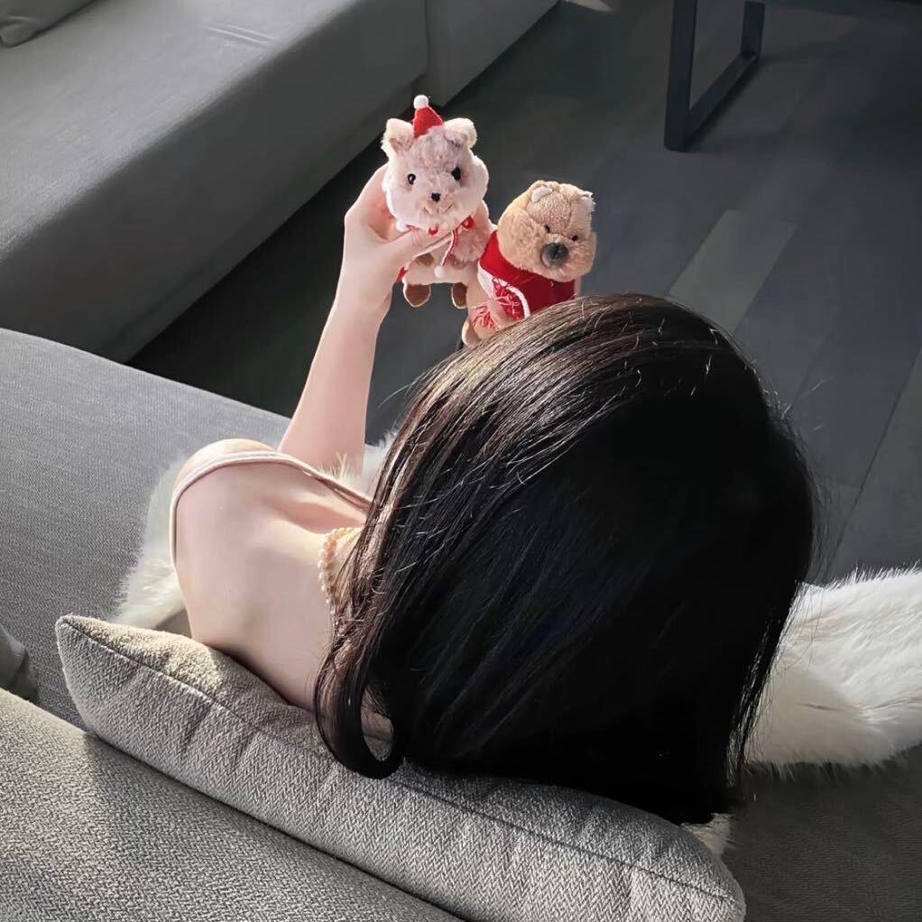 YY.