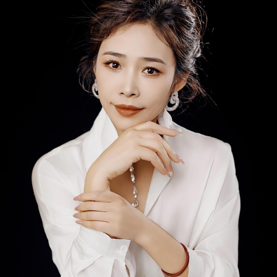 摩尔风尚婚纱礼服馆
