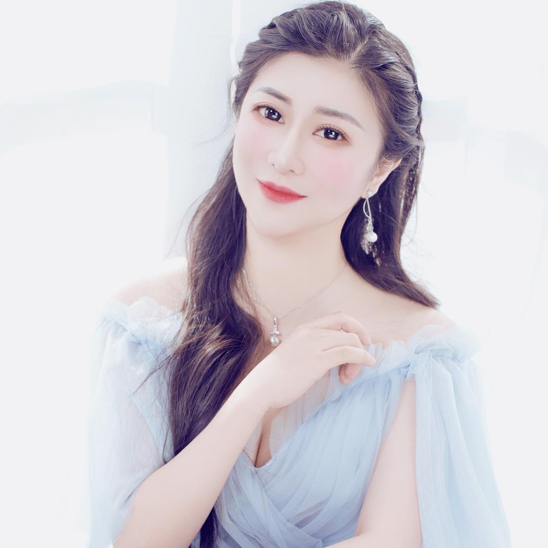 歌手梦彤🎙️，何律师