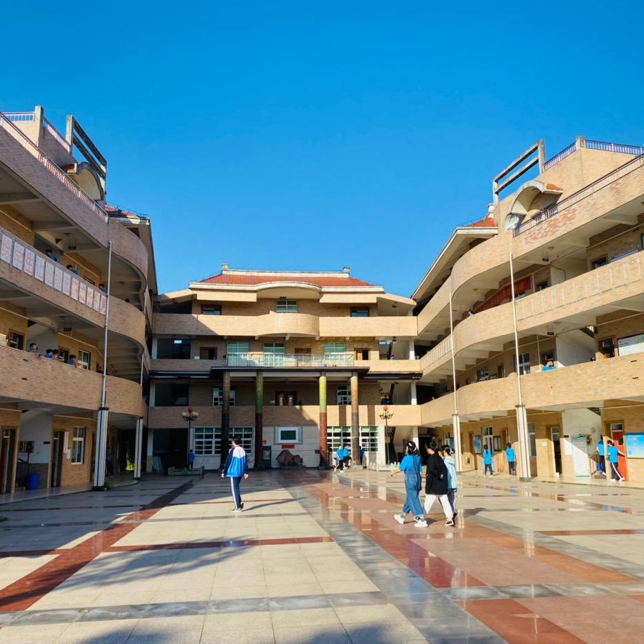 铜都双语高中部