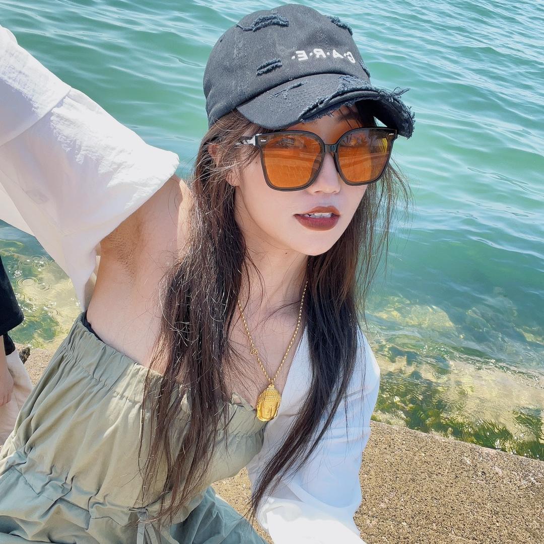 雄县雄州镇潮女服装店