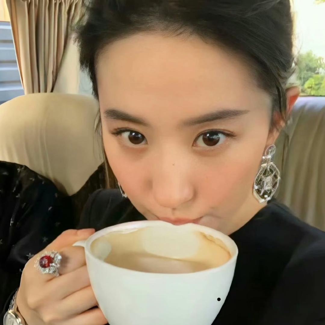 璐