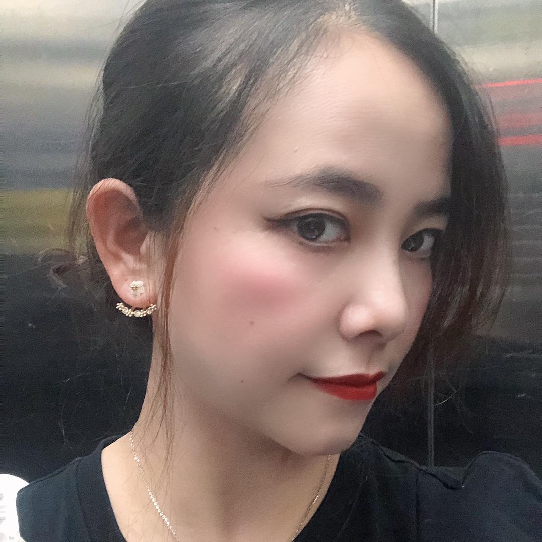 爱喝酒的珠宝小姐姐燕华