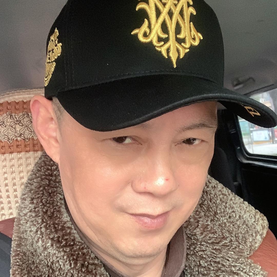 喝酒用大碗。
