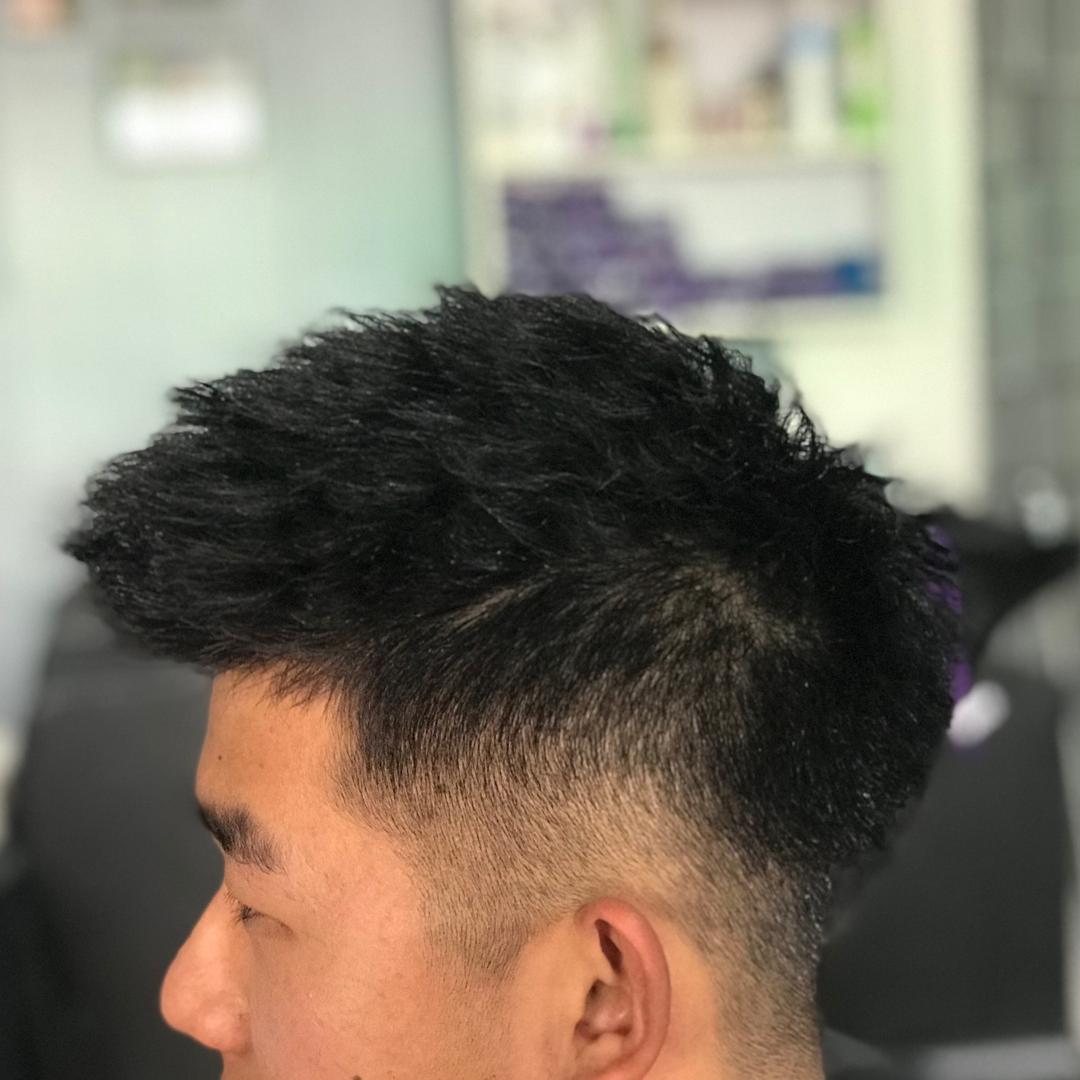 简艺发型设计工作室