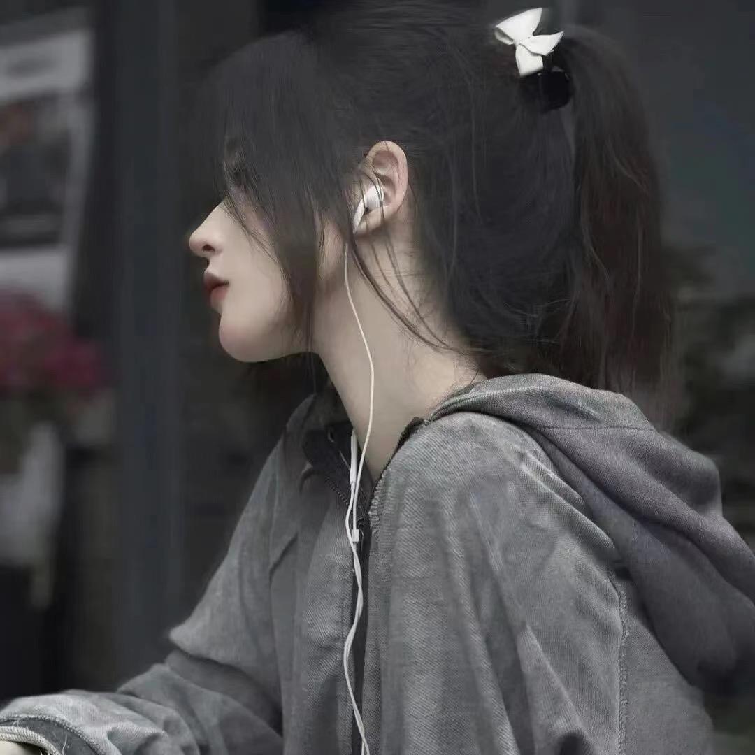 咖啡女生