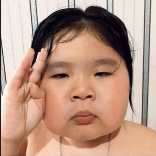 一拳打死物质女