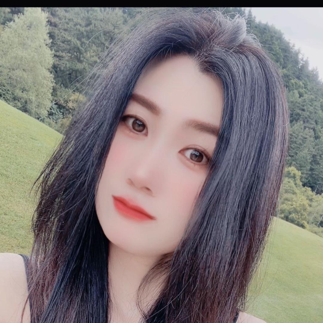 成红霞  《成小姐花艺馆主理人》