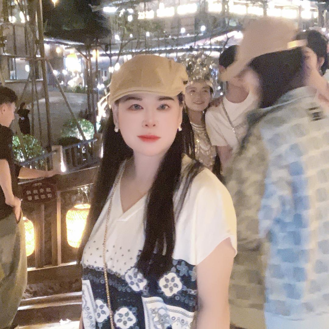 荣容