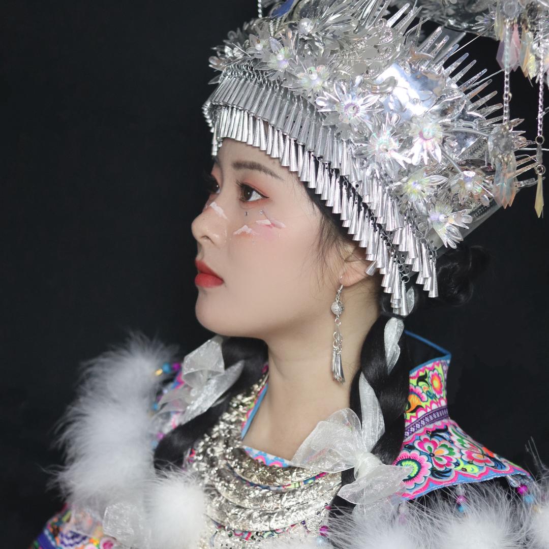 紫艺（酒窝妹）