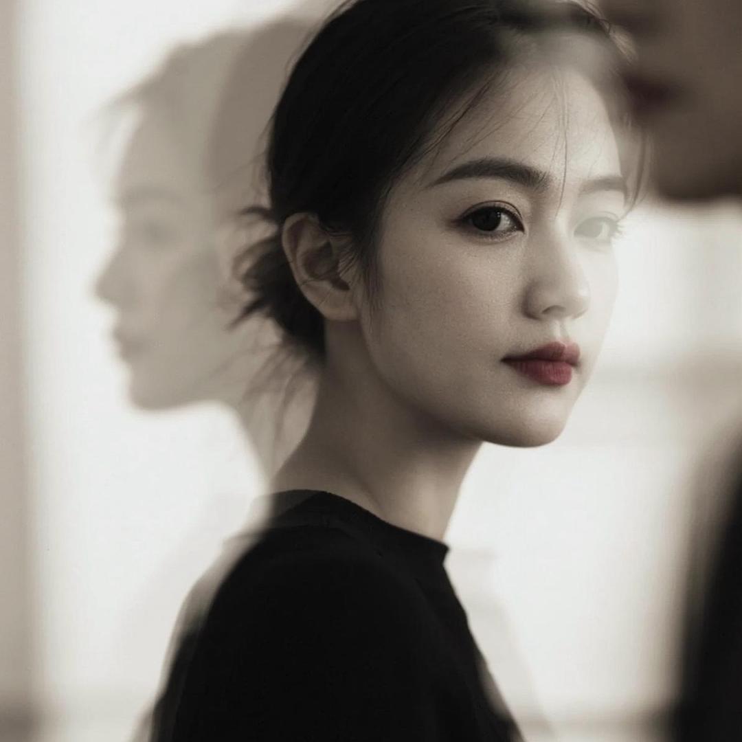 从……容