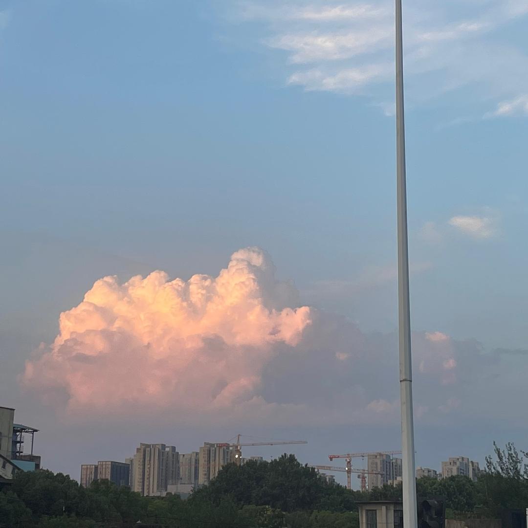晓看天色暮看云☁️