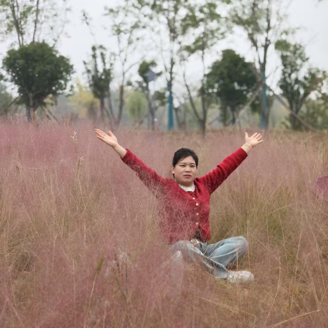 美伊童装（商贸城中段路南）