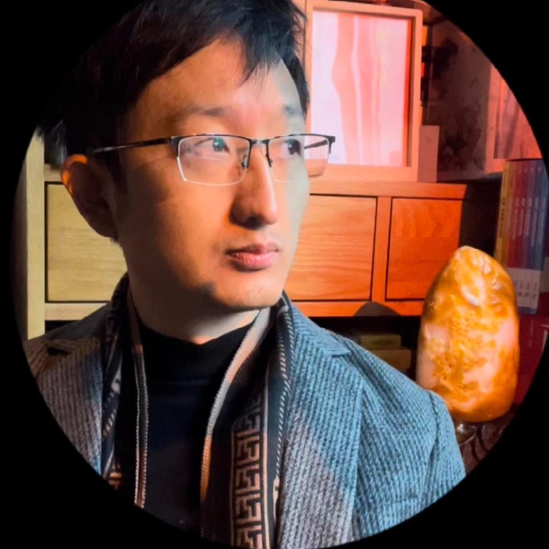 只看天花板书的老楚校长