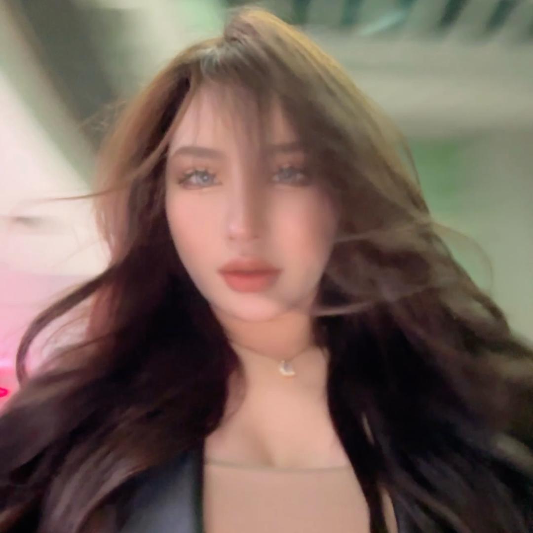 深情小美娜•