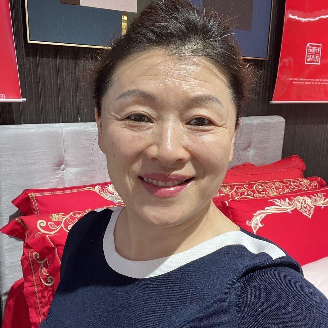 刘姐：鹤岗经营床品窗帘30年