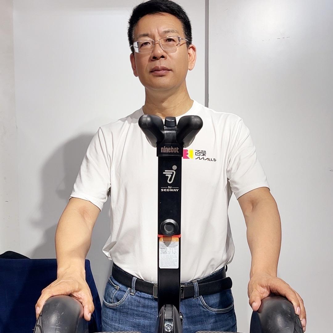 九号平衡车王哥