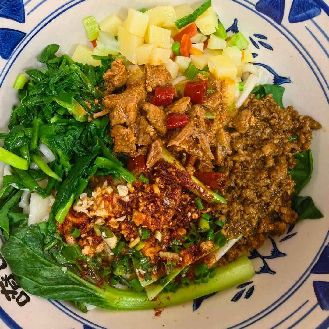 安康汉滨区叁秦大碗面