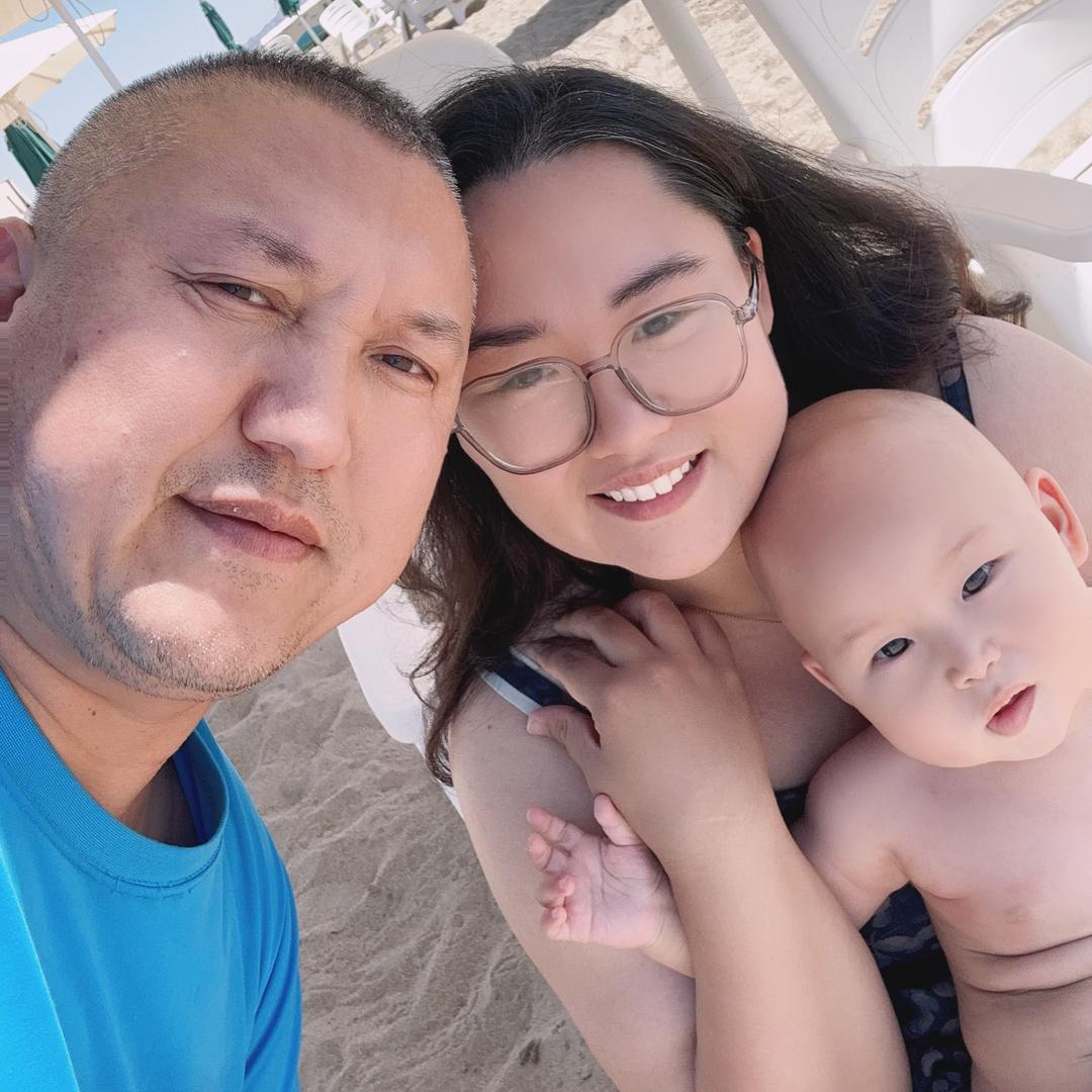 艾买尔夫妇