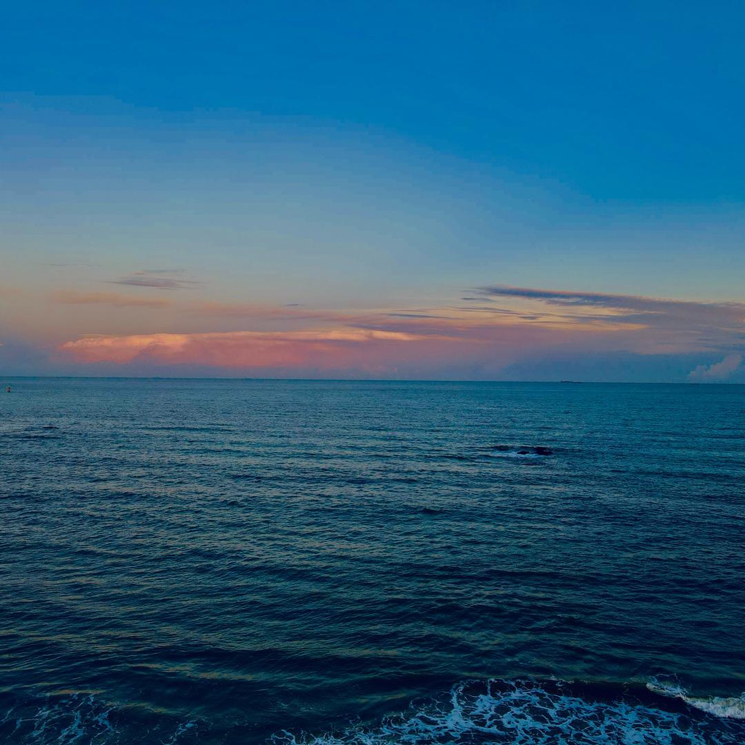 海有舟可渡.山有路可行。