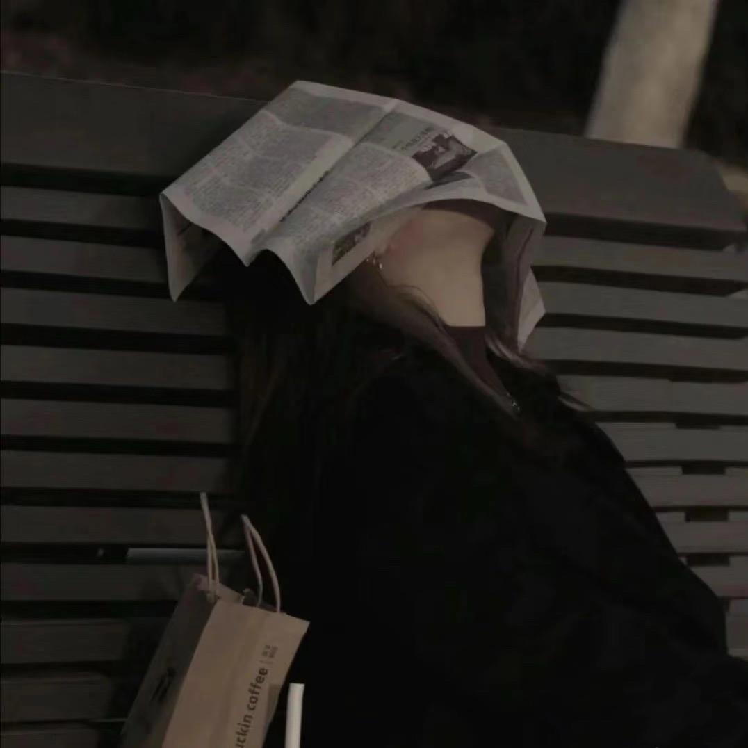 月亮上的垂耳兔