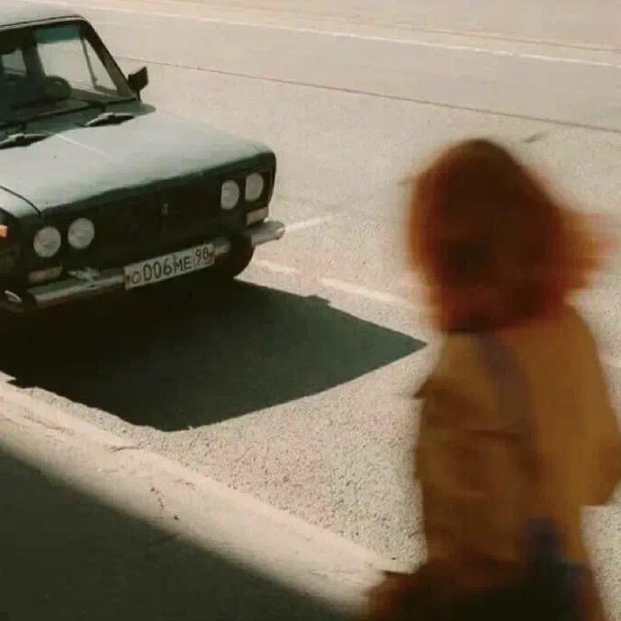 ＊