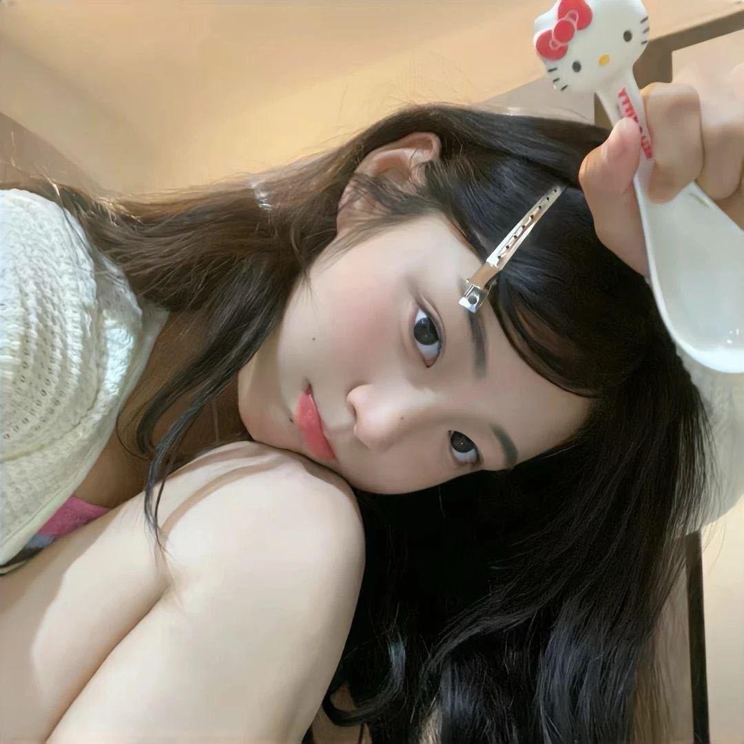 拍照只会比耶