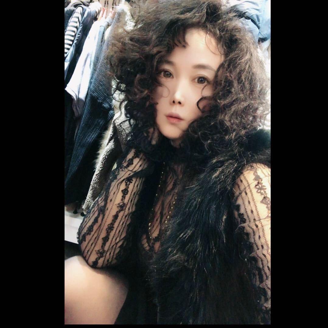 @含含