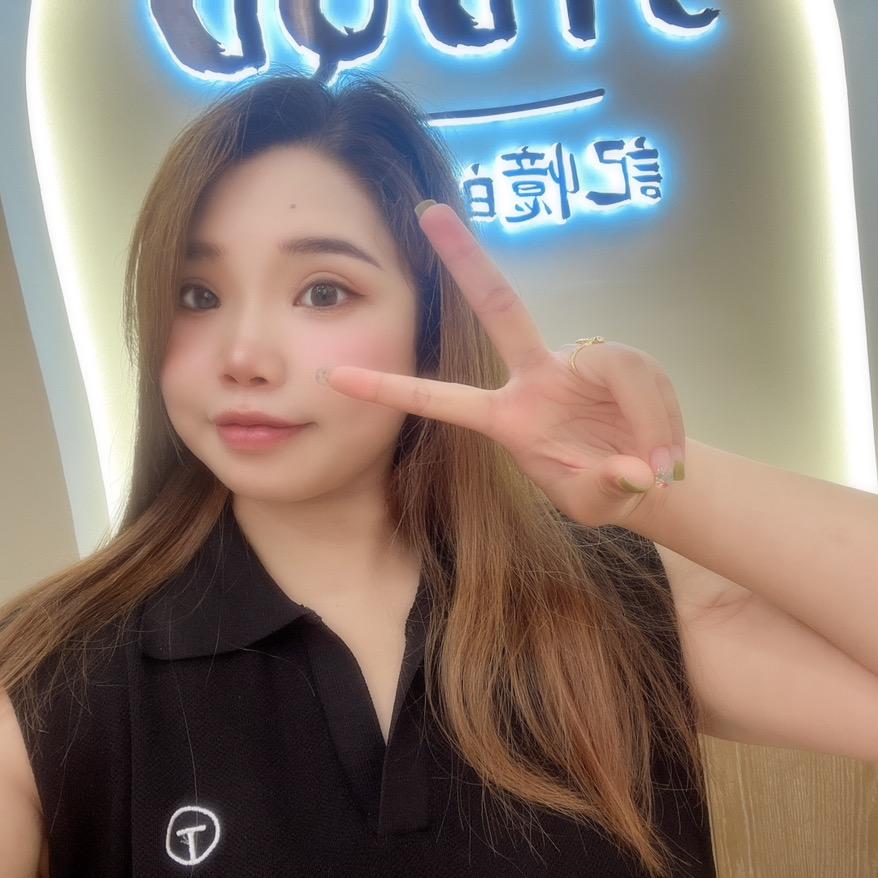 琳琳超可愛～🌈