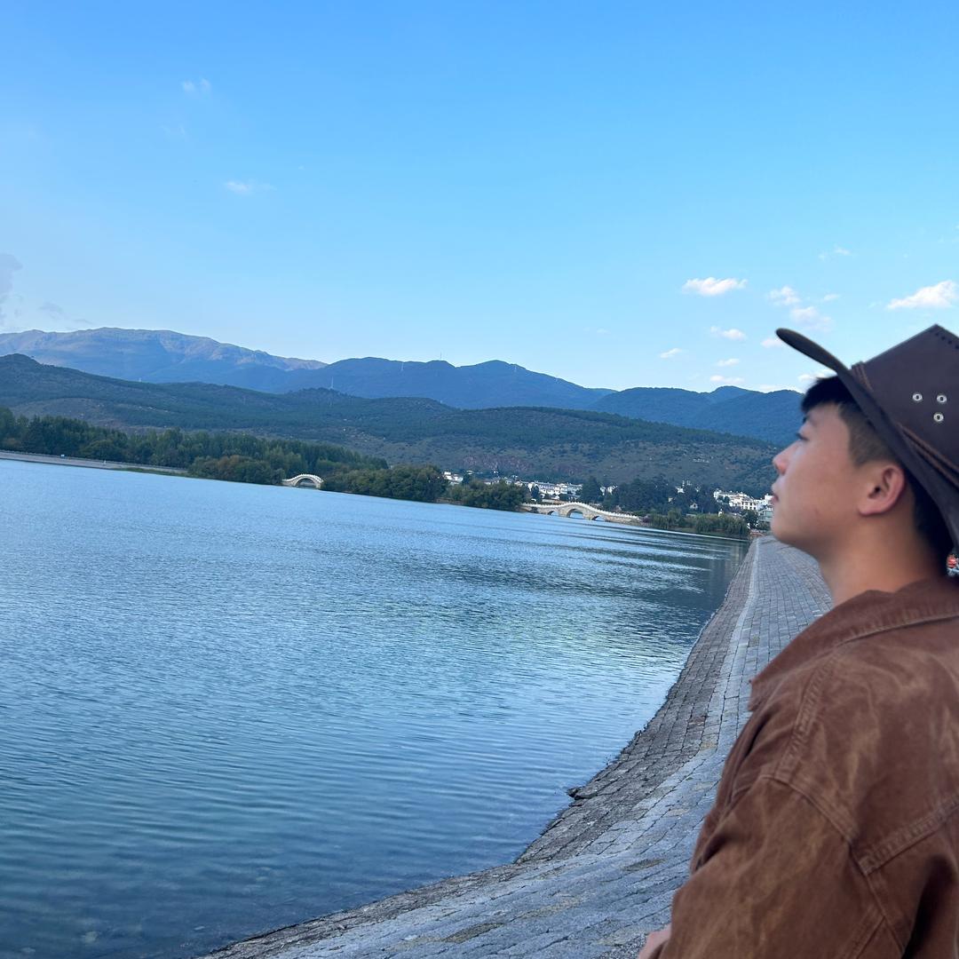 李易