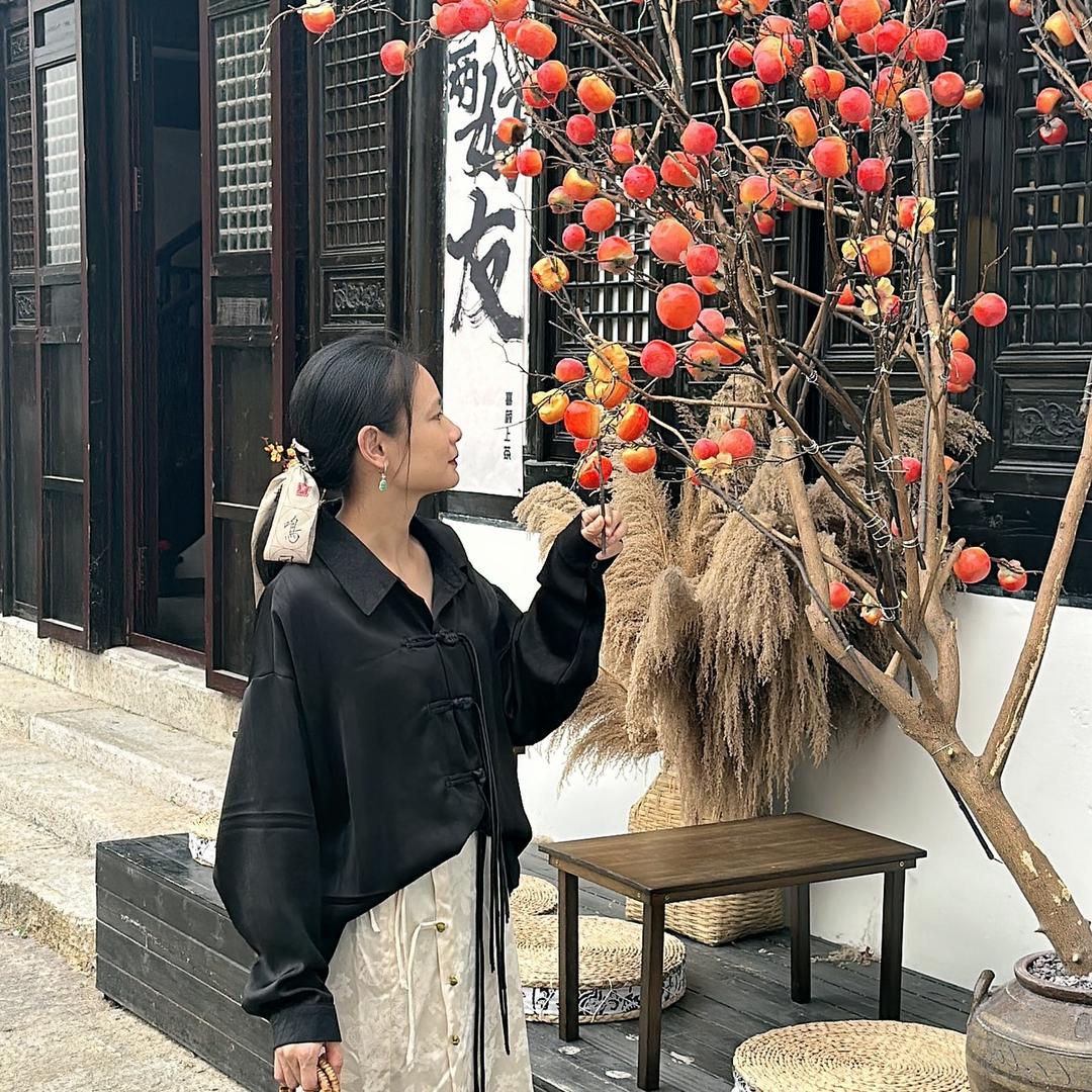 汐颜高端绸庄