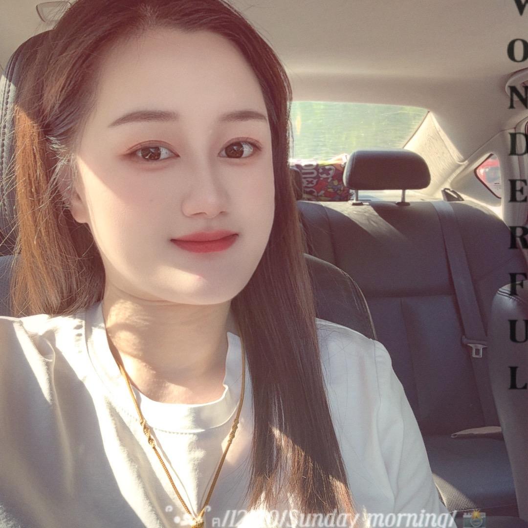 爱贴膜的小楠楠