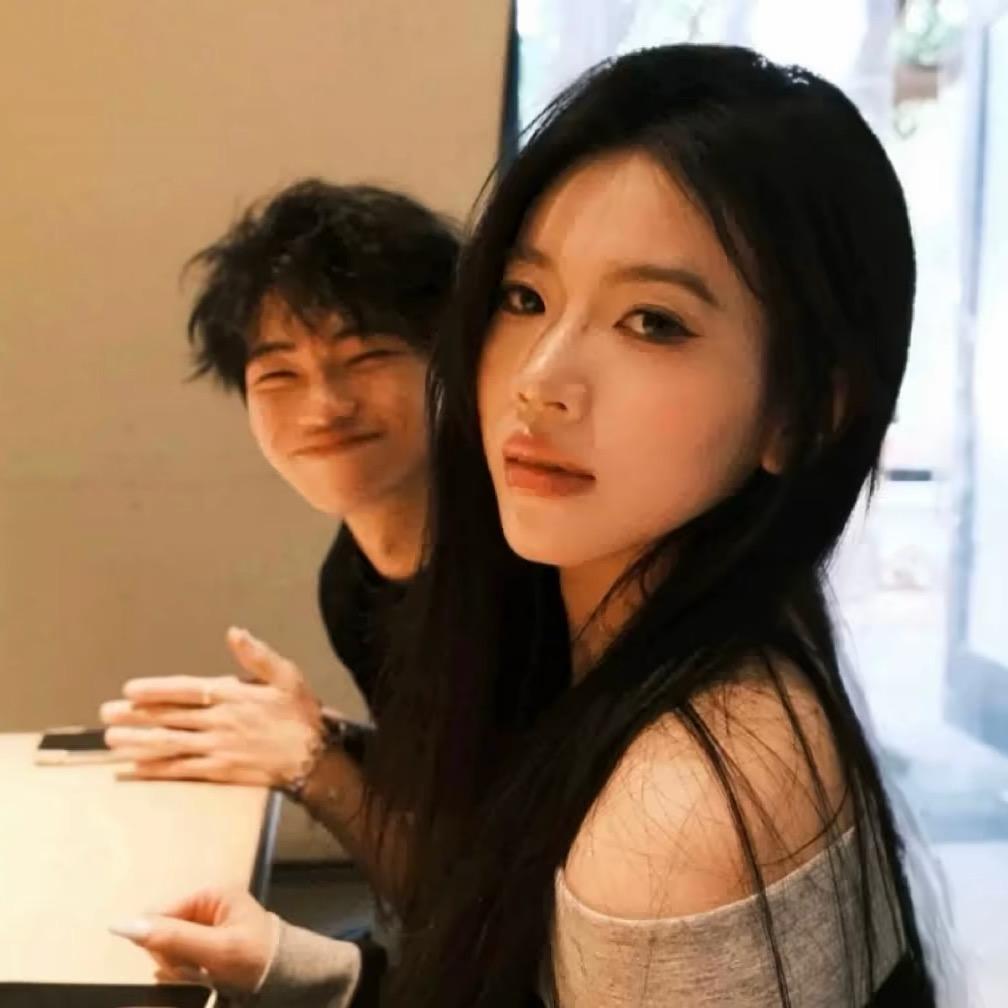 相识于