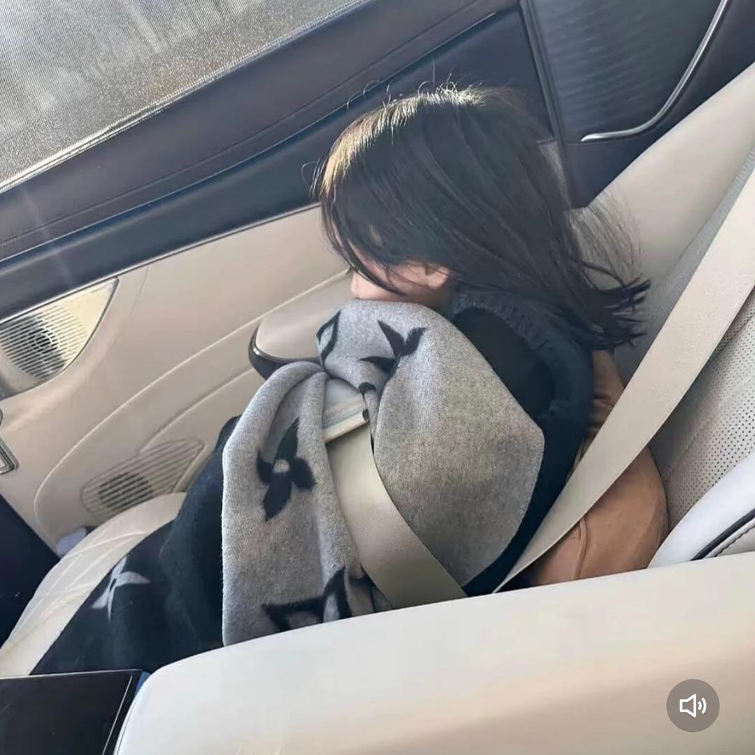 y     ㅤ