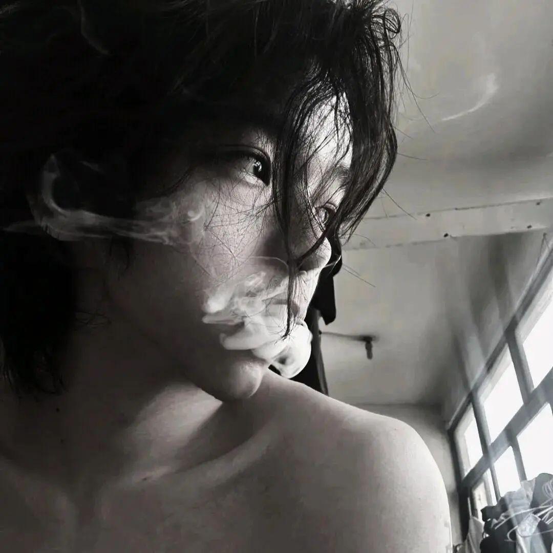 难过时不许伤心