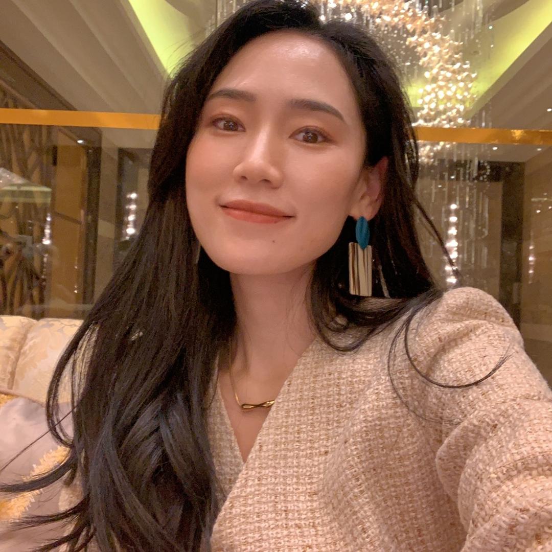 大LiLi，女装穿搭