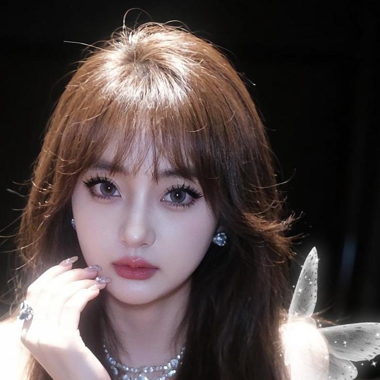 爱化妆的🦋雯baby