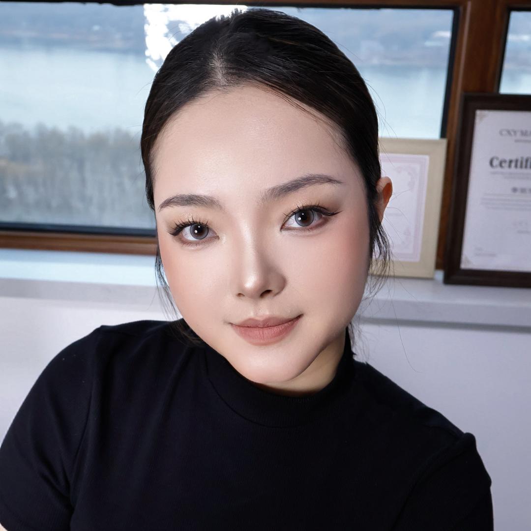 爱玩彩妆的Carry🎨