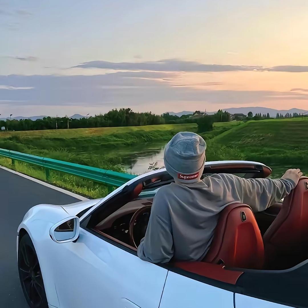 西伯利亚泰坦巨龙