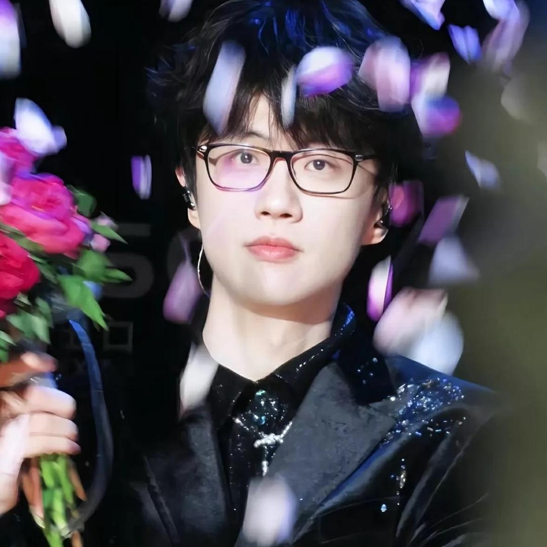 映日桃花别笑春风（许嵩见过5次版）