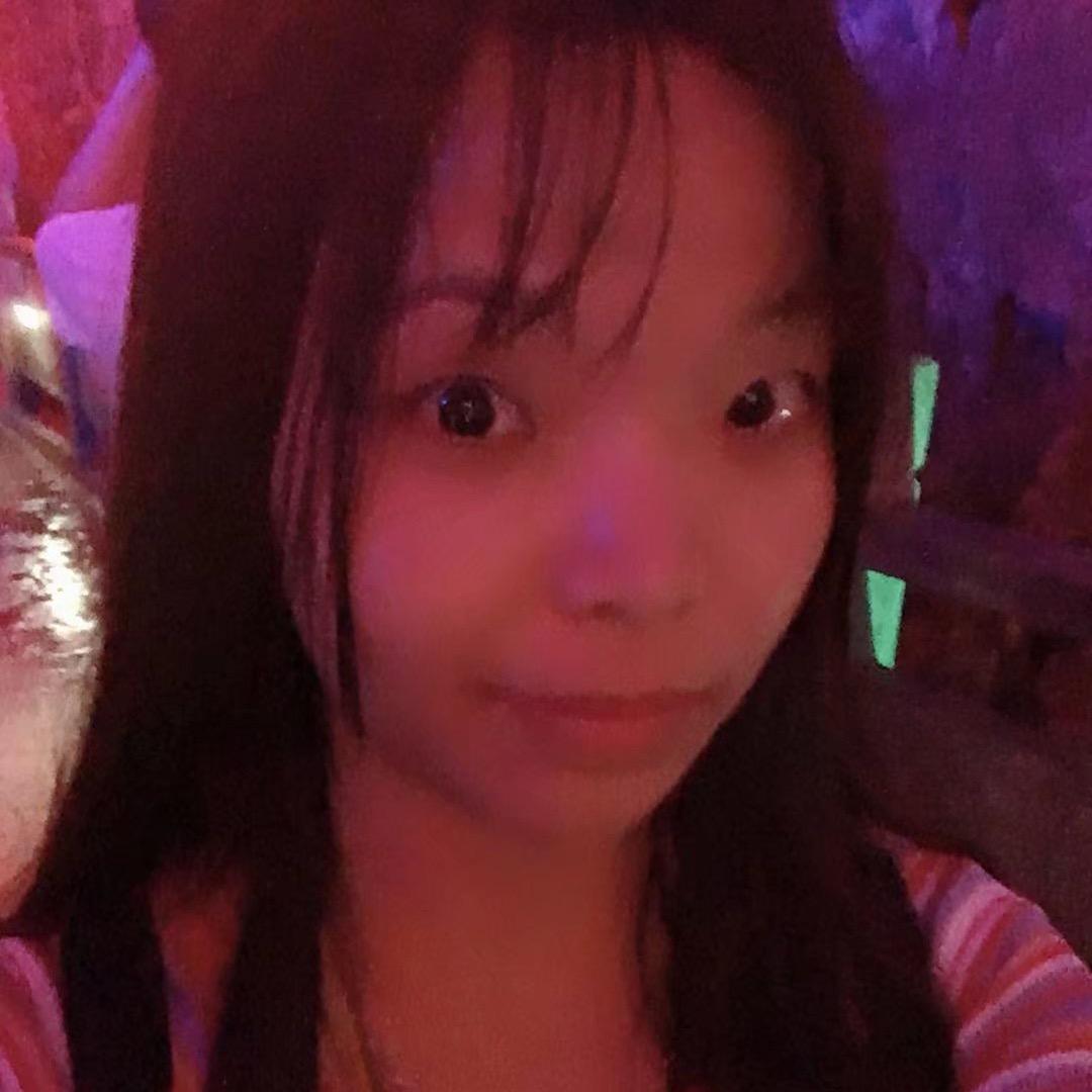 卖音响的小姐姐