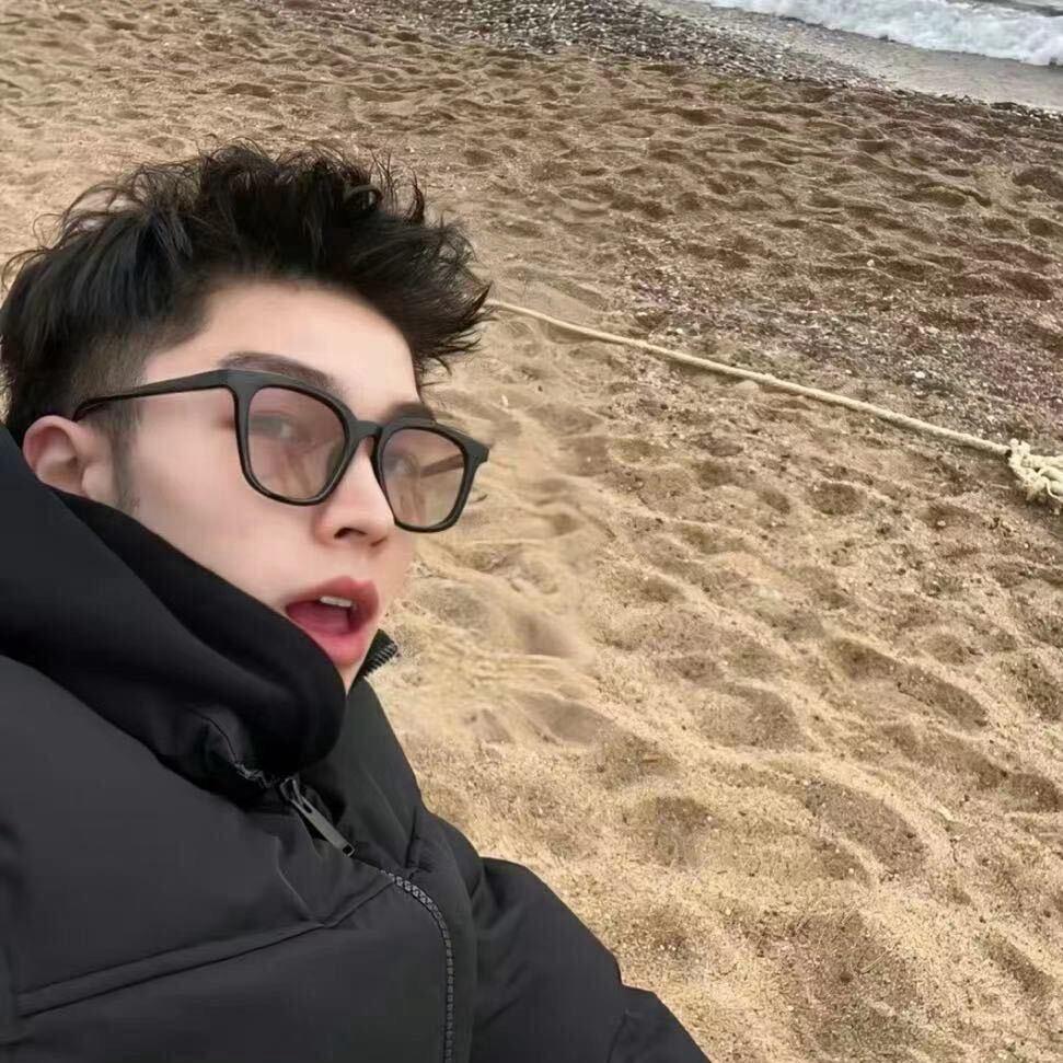 一块费列罗巧克力
