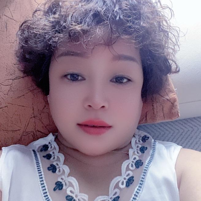 爱跳爱玩的傻女人。