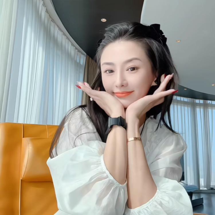 凤姐LAU+（中式穿搭分享）