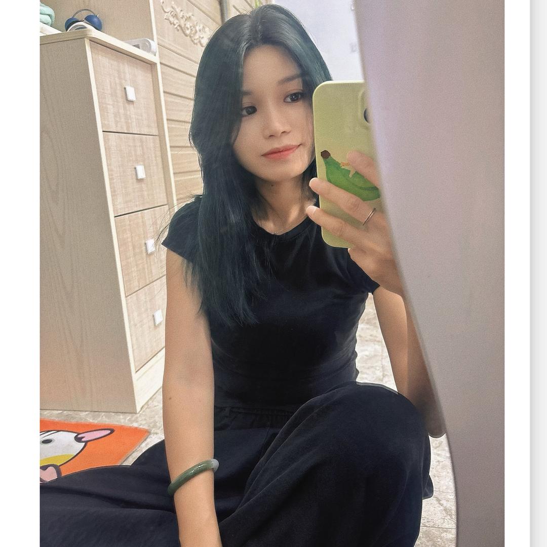 树上有只猫🐱