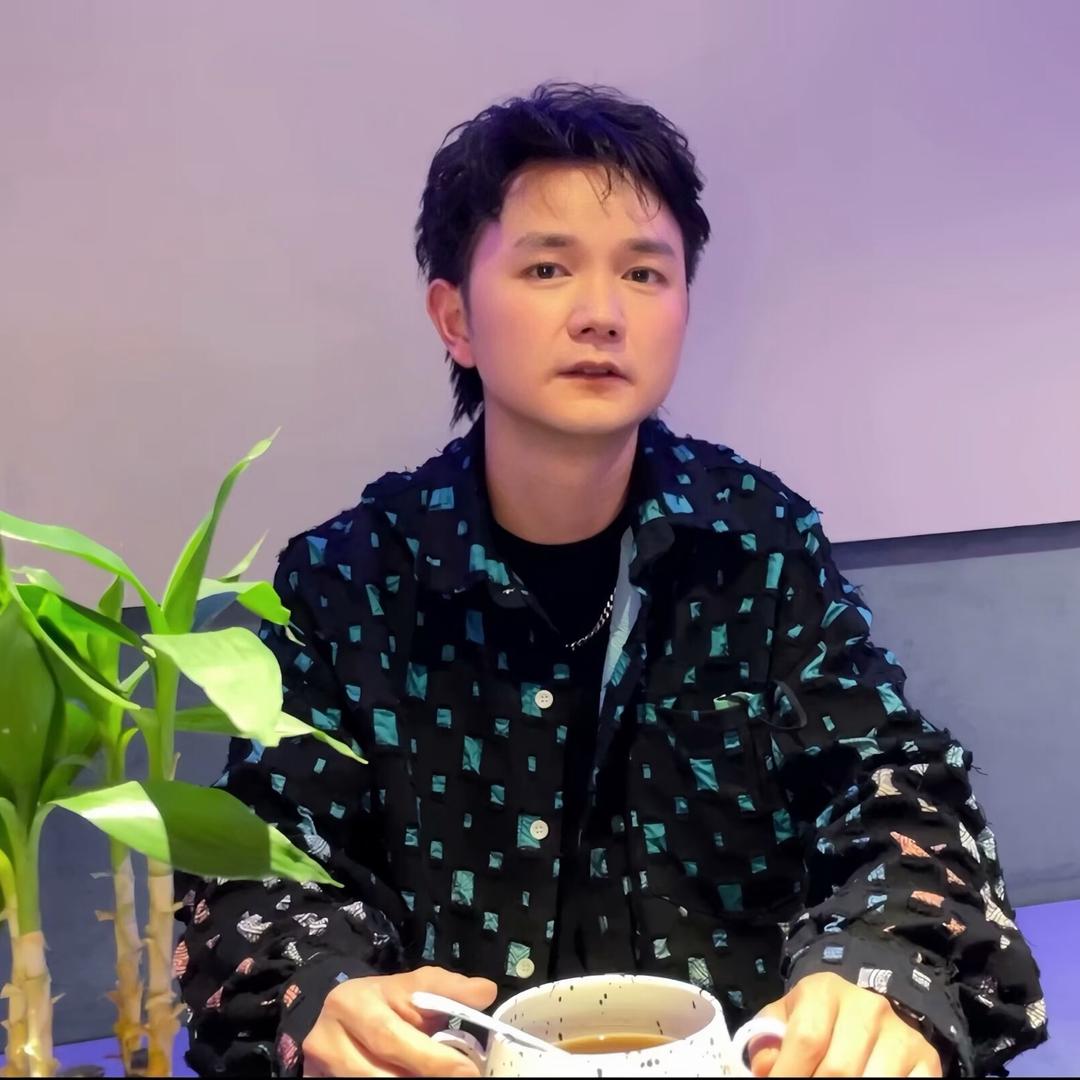 咸宁发型设计盛刚