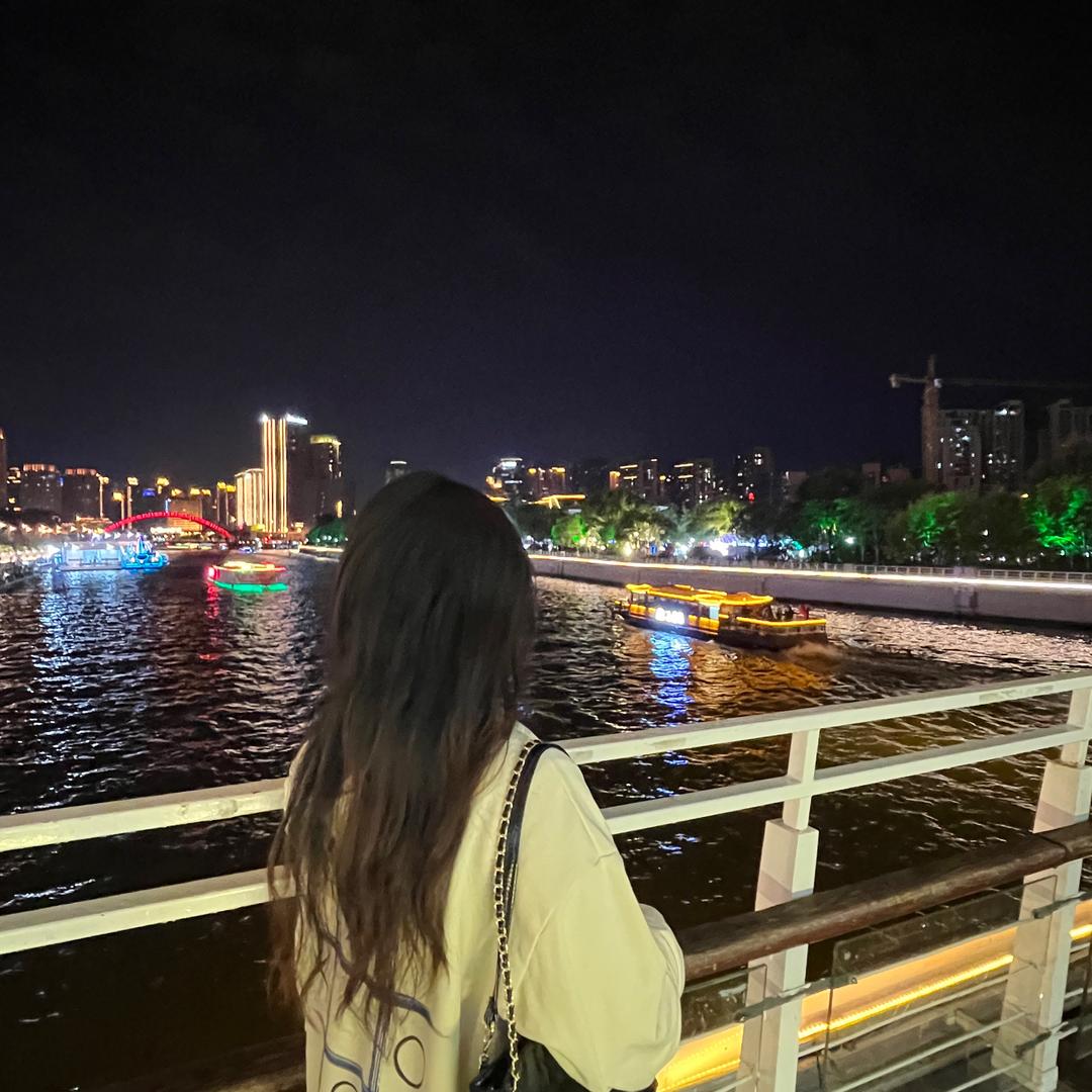 福满多精品服饰店