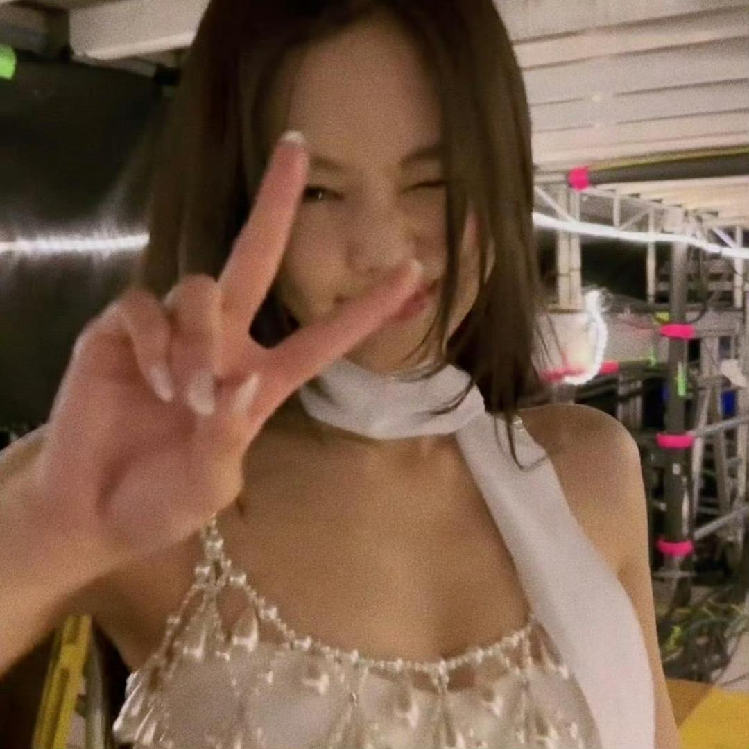 jennieyi