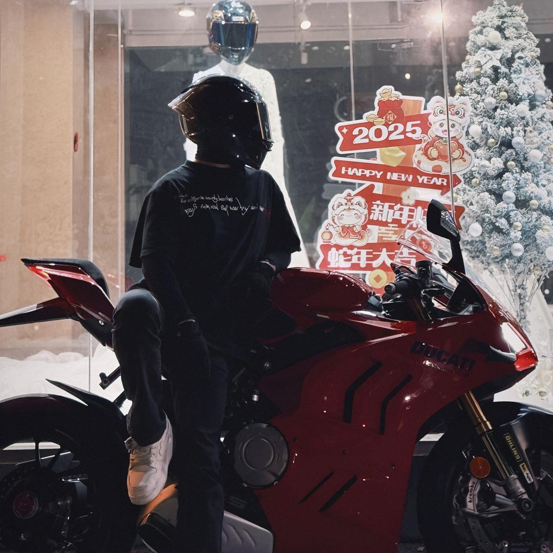 杨洋（杜卡迪机车约拍➕陪玩）