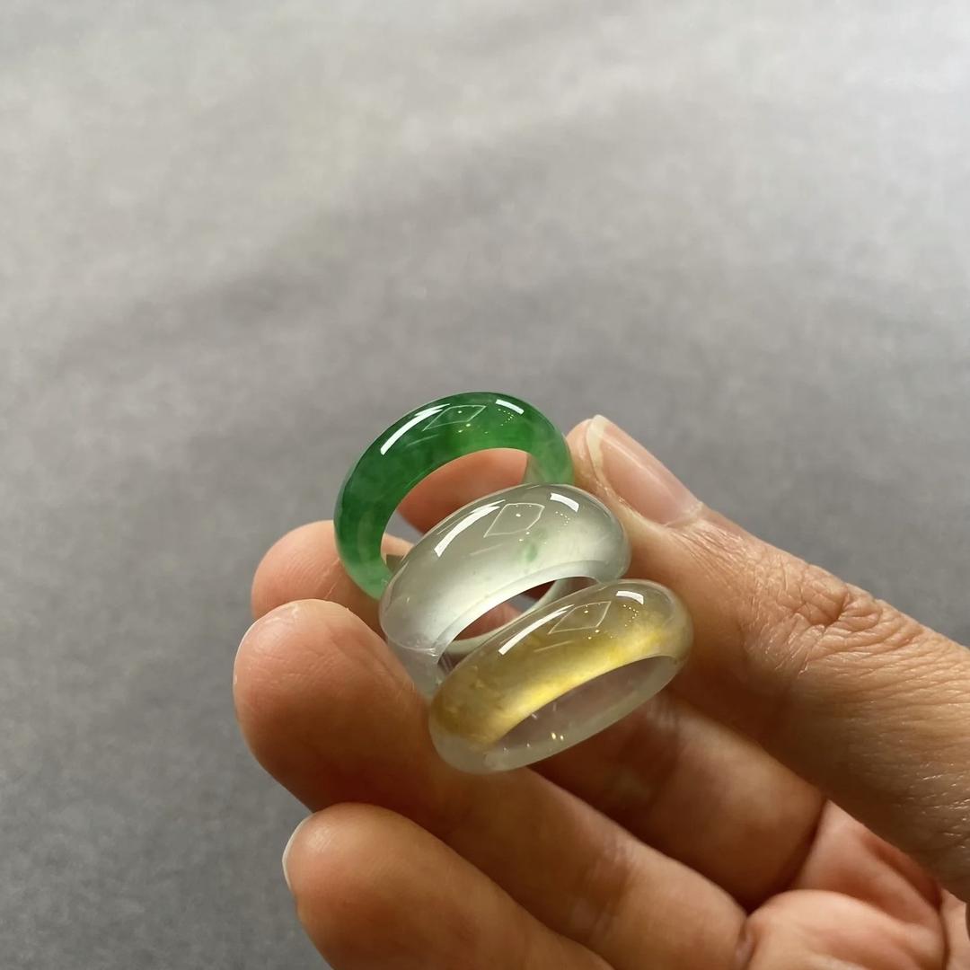 在缅寻翠